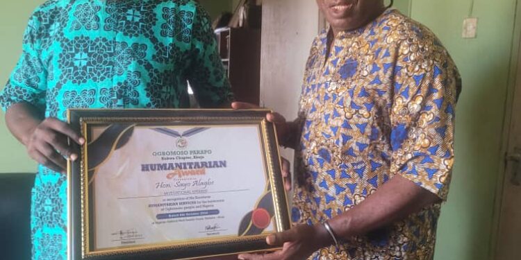 Ogbomoso Parapò Honours Scoopchase Media CEO, Hon. Sayo Àlàgbé, with Humanitarian Service Award in Abuja