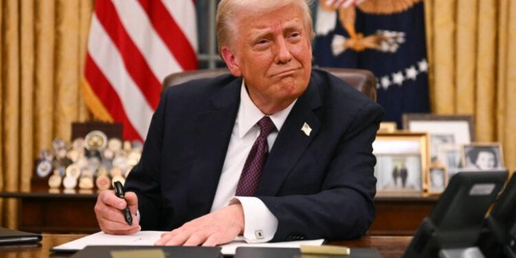 US Vows No Sacred Cows in Anti-Corruption Drive, Warns Nigerian Politicians of Visa Bans