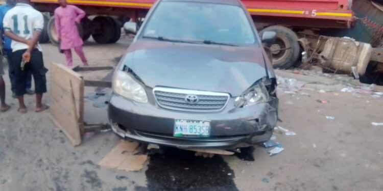 Truck Accident Causes Chaos at Takie Roundabout in Ogbomoso — One Dead, Several Injured