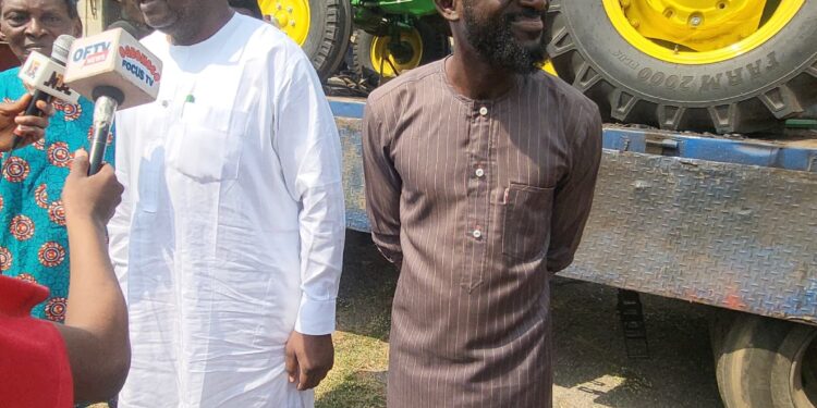 Ogbomoso Recreation Club Golf Section Hails Makinde Over ₦123m Tractor, Slasher Donation