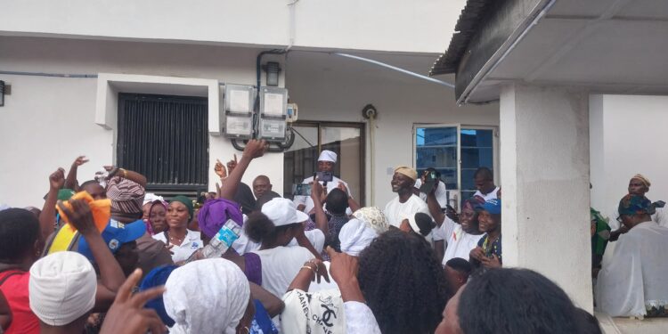From Centenary Hall to White House: AK Amosun Movement Renews Show of Solidarity in Amolaso* 
